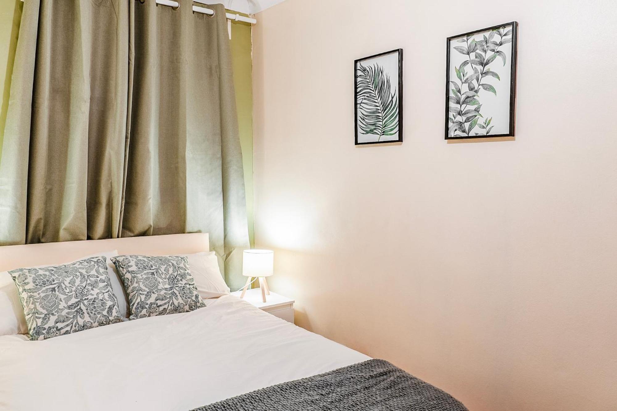 2 Bed Flat With Driveway 10 Mins To Wembley Stadium