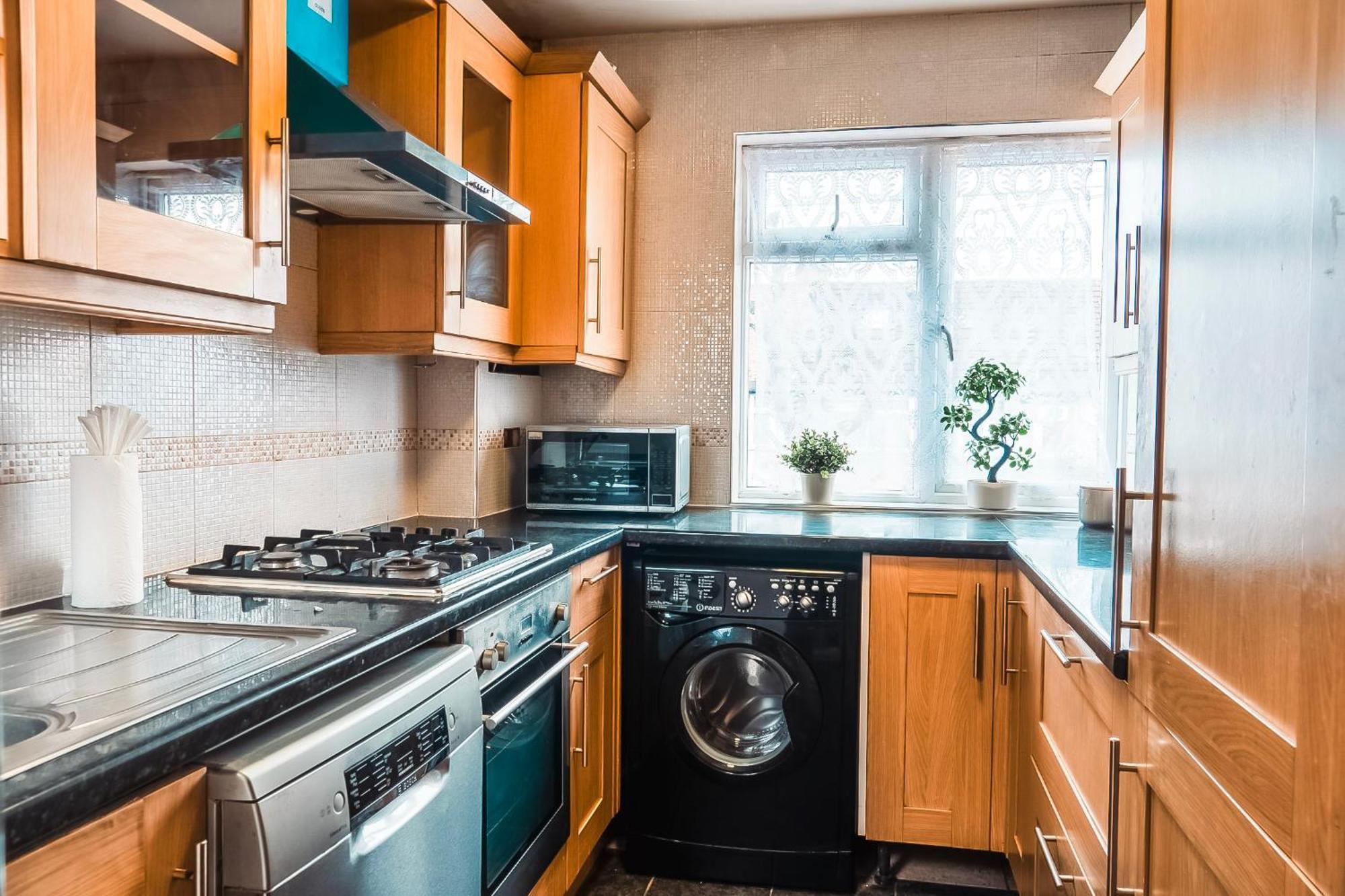 Apartment 2 Bed Flat With Driveway 10 Mins To Wembley Stadium London